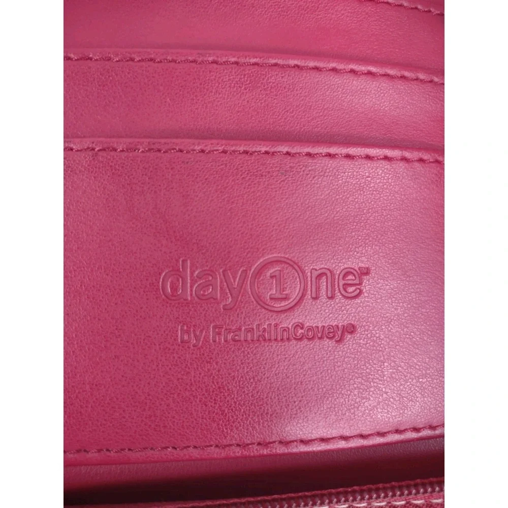 Franklin Covey Day One Planner Binder Red Retractable Handles Faux Leather *SEE